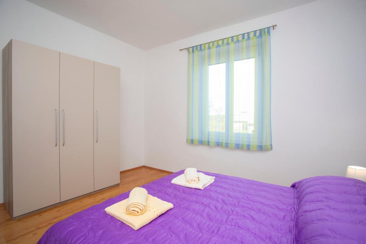 Apartment Lidija Koromacno